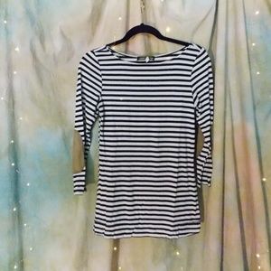 Happening in the present / striped top